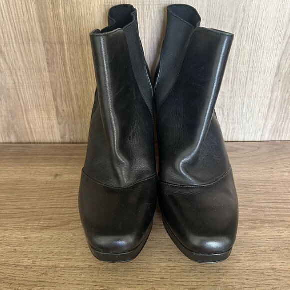 Via Spiga Tocarra Leather Ankle Boots Women’s SZ 10 Black Classic Heel Pull-On main image 6
